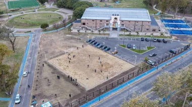 Lanús Gobierno inauguró una nueva cancha de arena en el Parque Central Las Colonias