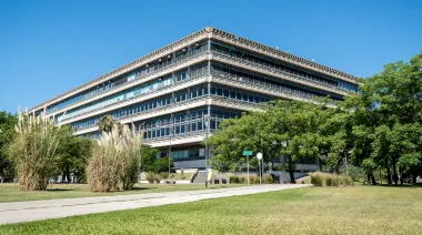 La crisis presupuestaria golpea a las universidades públicas: Argentina pierde terreno en el ranking mundial de investigación