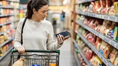 Los argentinos compran menos, buscan ofertas y ajustan sus gastos ante la pérdida de poder adquisitivo