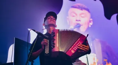 La Cuadra propone un fin de semana largo con literatura, solidaridad y ritmo tropical en Victoria