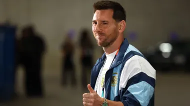 Rosario celebró los 39 años de Messi con un multitudinario homenaje frente al Monumento a la Bandera