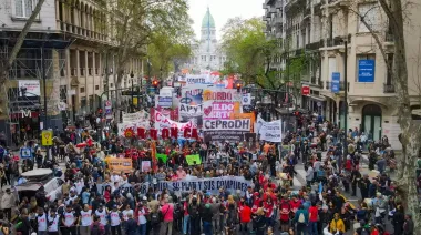 Marcha de la Bronca: una multitud se movilizó a Plaza de Mayo contra el Gobierno