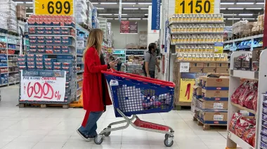 Las ventas de los supermercados volvieron a caer y acumulan ocho meses de retroceso interanual