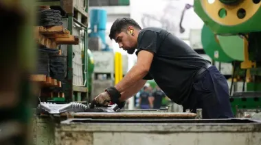 El empleo privado formal acumula 14 meses consecutivos de caída en Argentina