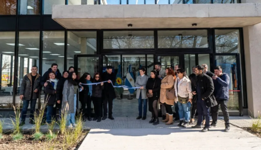 Mariel Fernández inauguró el nuevo Consejo Escolar de Moreno