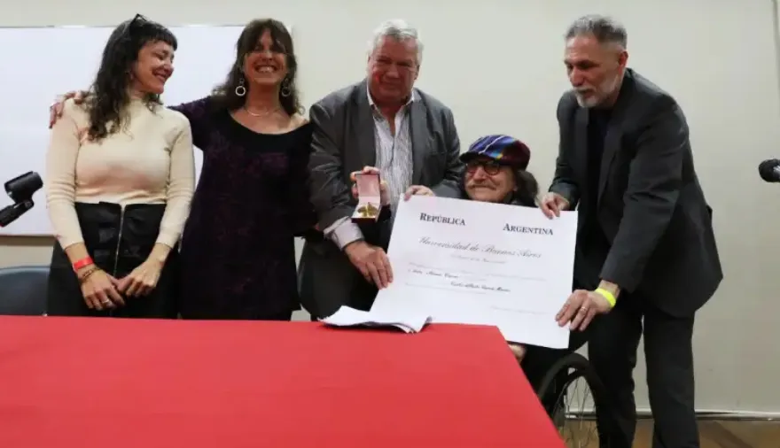 Charly García recibió el título de Doctor Honoris Causa de la UBA