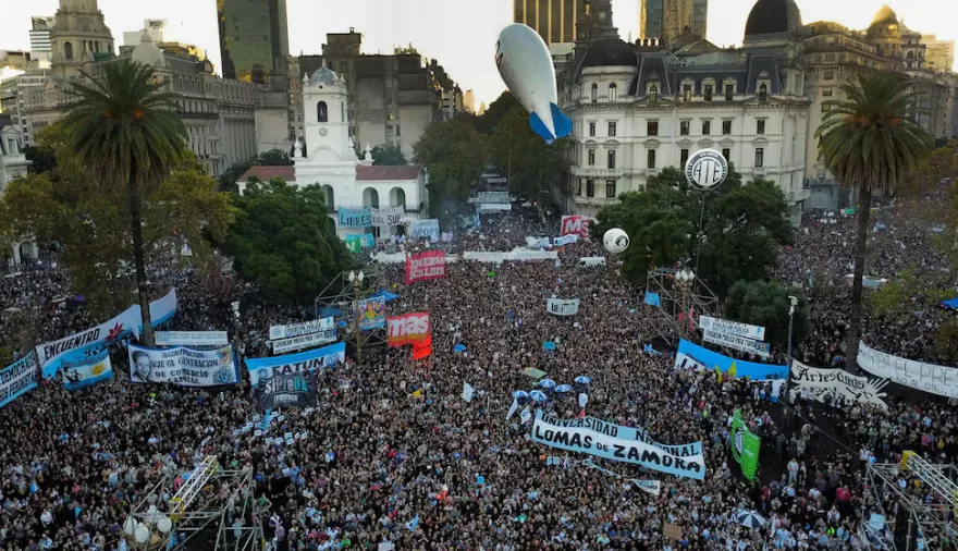 La Marcha Federal Universitaria moviliza a estudiantes y gremios en defensa de la educación pública