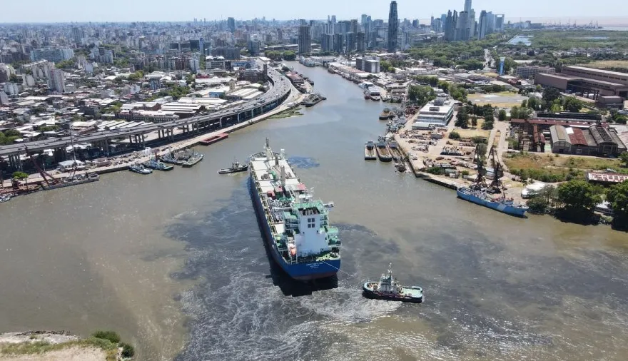 Hito operativo en el Puerto de Dock Sud