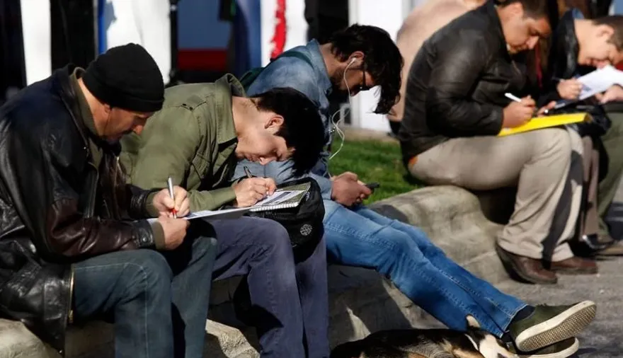 El desempleo aumentó 7,5% en el último trimestre de 2025, según informó el INDEC