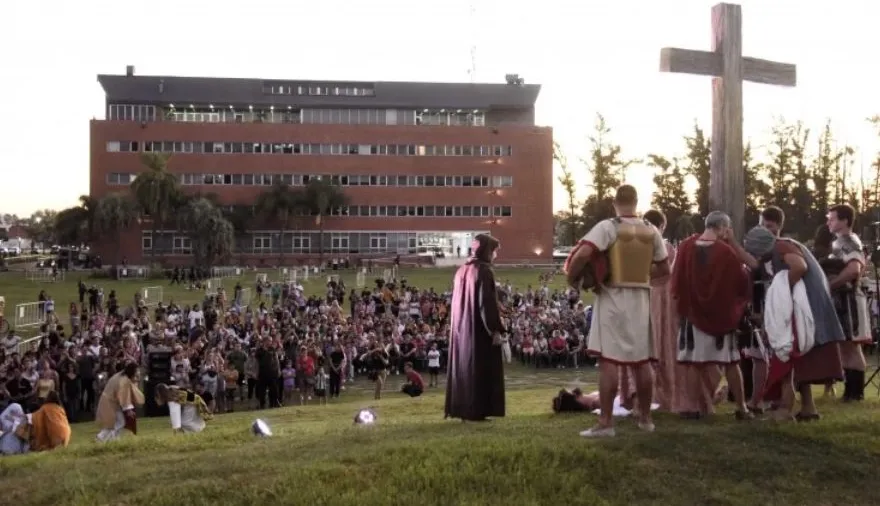 Malvinas Argentinas inicia Semana Santa con el tradicional Vía Crucis Viviente