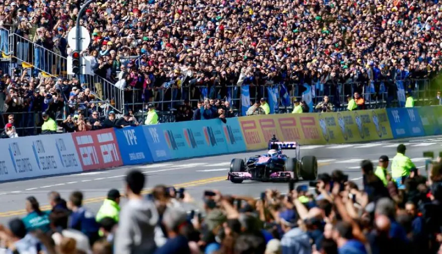 “De los mejores días de mi vida”: Colapinto emocionó a miles tras el Road Show en Palermo