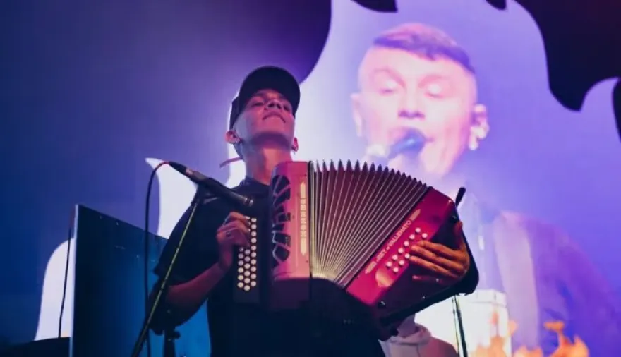 La Cuadra propone un fin de semana largo con literatura, solidaridad y ritmo tropical en Victoria