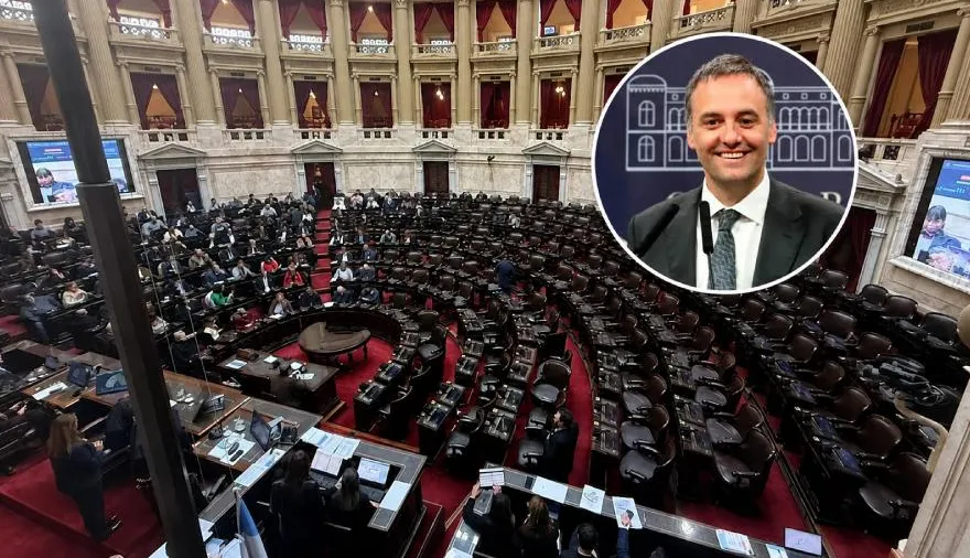 Con apoyo del PRO y la UCR, el Gobierno frenó una sesión contra Adorni