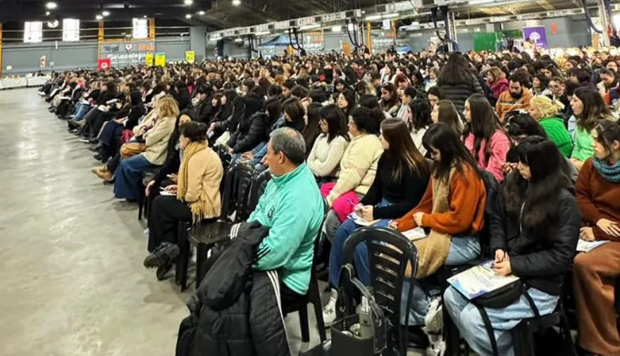 Berazategui reunió a 1300 docentes en un multitudinario congreso educativo