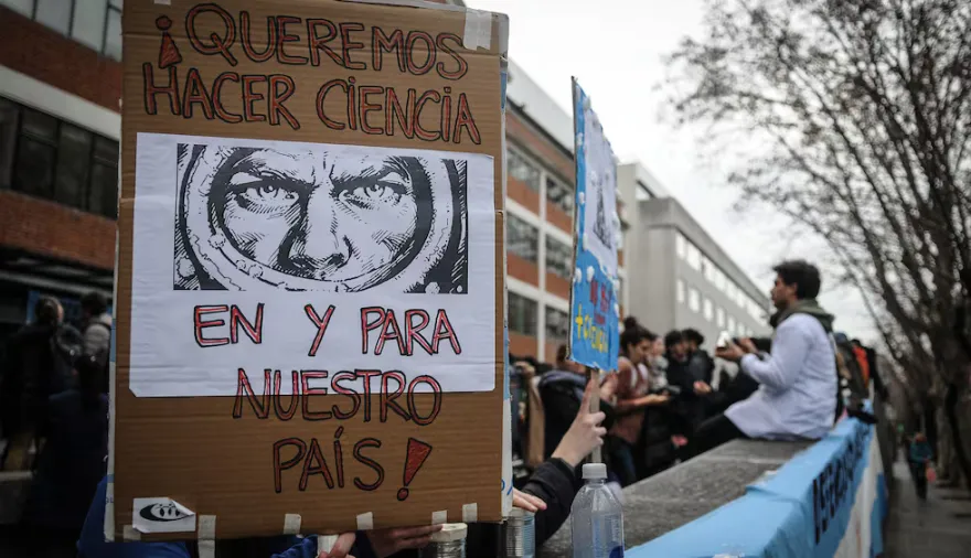 Cientos de investigadores del Conicet podrían quedarse sin ingresos por falta de presupuesto