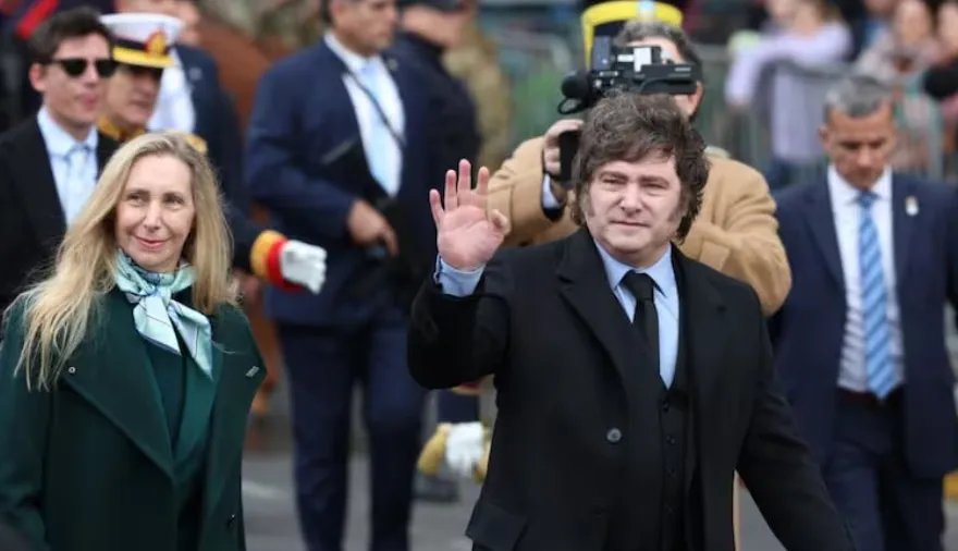 "Campaña antiargentina": la medida que decretó Milei contra extranjeros que insulten al país