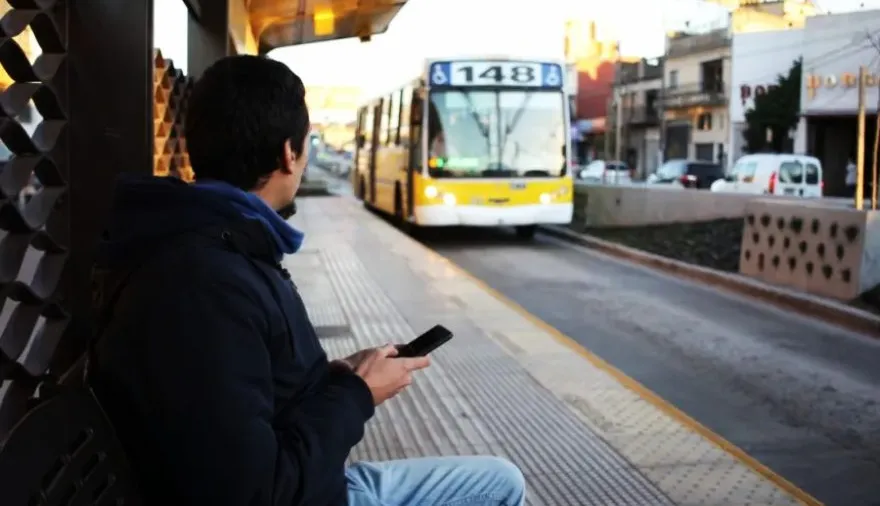 La Línea 148 cambió de empresa y busca normalizar el servicio en el sur del Conurbano