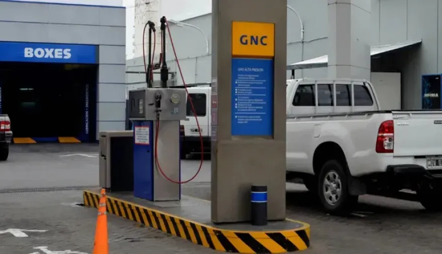 El frío vuelve a tensionar el sistema de gas y restringen el GNC en el AMBA