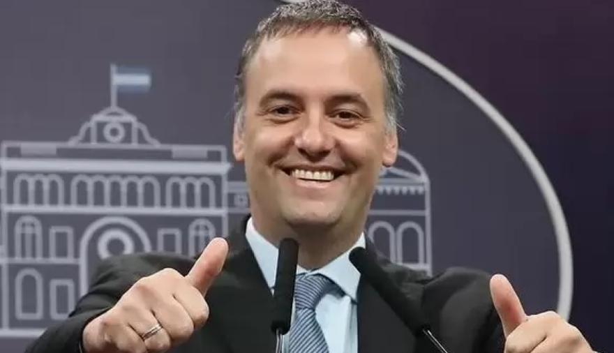 Pollicita intimó a Manuel Adorni a explicar inconsistencias en su patrimonio