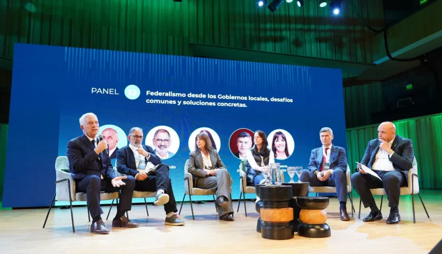 Intendentes reclaman una nueva distribución de recursos para fortalecer a los gobiernos locales