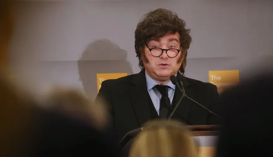 La confianza en el Gobierno de Milei volvió a caer y quedó en el peor nivel de su gestión