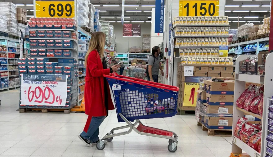 Las ventas de los supermercados volvieron a caer y acumulan ocho meses de retroceso interanual