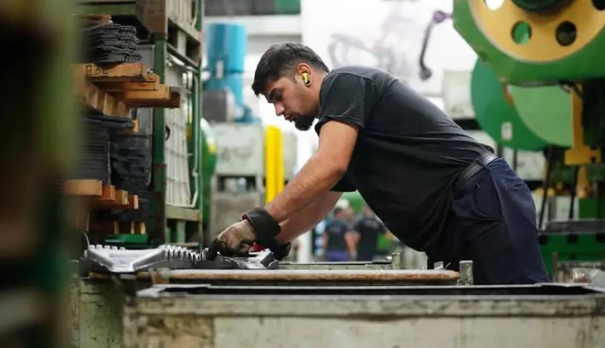 El empleo privado formal acumula 14 meses consecutivos de caída en Argentina