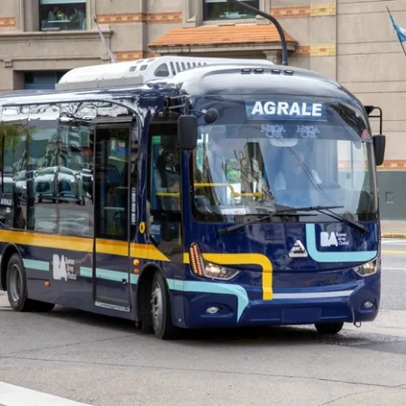 La Ciudad de Buenos Aires  puso en marcha su primera línea de colectivos eléctricos