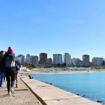 Turismo en junio: menos gasto y viajes más cortos, pero 2,1 millones de turistas