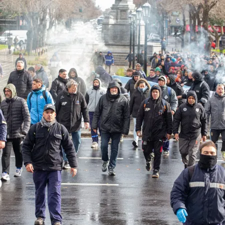 Provincia se comprometió a analizar un aumento de emergencia para los trabajadores de Astilleros