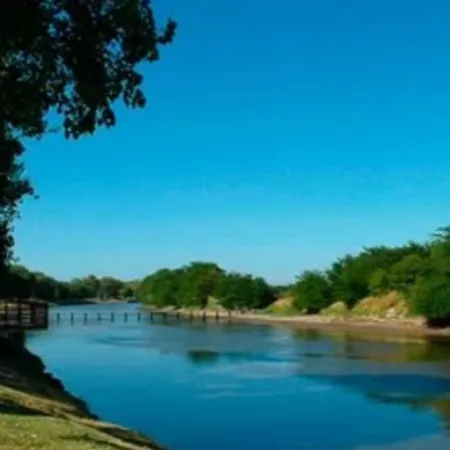 A solo 150 km de Buenos Aires hay un destino secreto con termas y bosques que sorprenden