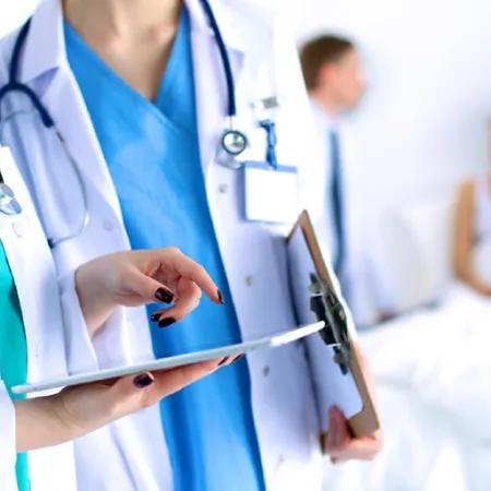 El Gobierno modificó el régimen de residencias médicas y generó rechazo en hospitales