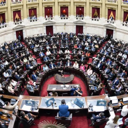 Diputados debate emergencia en el Garrahan y financiamiento universitario con un Ejecutivo a la defensiva