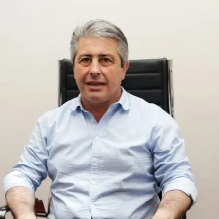 Javier Martínez rompe con los libertarios y se alinea con los Passaglia