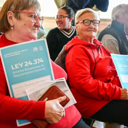Familias de seis municipios bonaerenses accedieron al título de sus viviendas