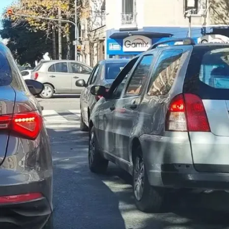 Faltante de chapas patente en Argentina: cómo afecta a los autos y al control de tránsito