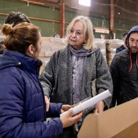 La Junta Electoral bonaerense supervisó el armado de urnas en el Polo Electoral de La Plata