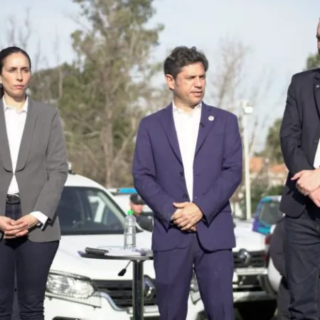 Kicillof entregó patrulleros junto a Selci y respaldó la candidatura de Florencia Lampreabe