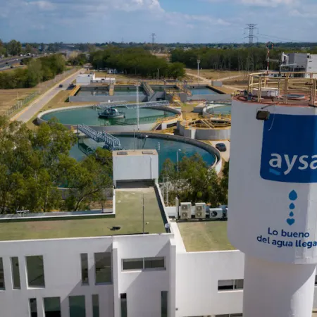El Gobierno puso en marcha la privatización total de AySA