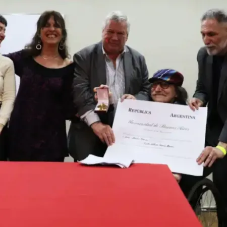 Charly García recibió el título de Doctor Honoris Causa de la UBA
