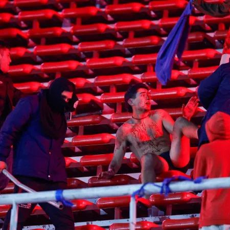 Conmebol analiza sanciones a Independiente tras la suspensión del partido con la U. de Chile