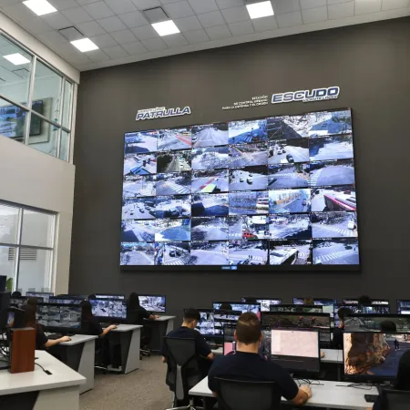 Vicente López inauguró ESCUDO, la central de seguridad más moderna del país