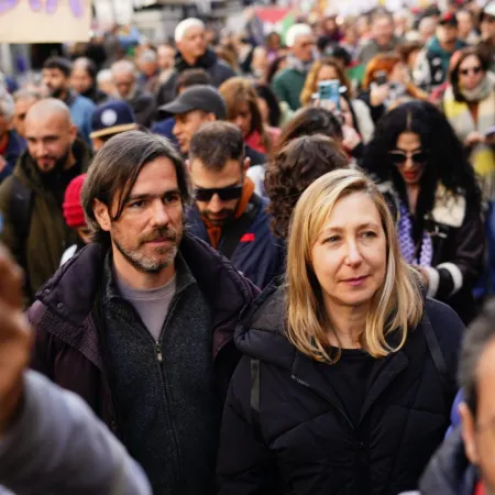 Del Caño y Bregman visitan Guernica junto a vecinos y referentes del FITU