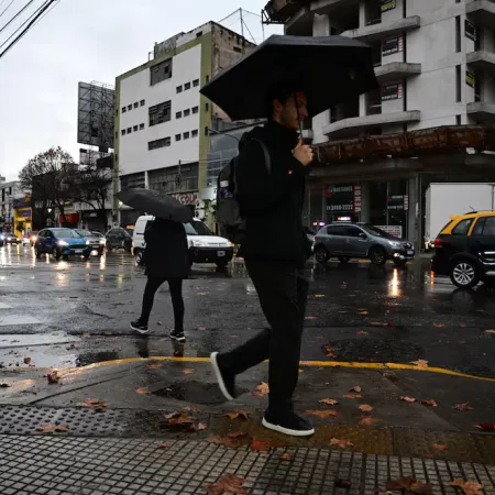 Lluvias, tormentas y alerta en 10 provincias: cómo estará el tiempo en el AMBA y el país