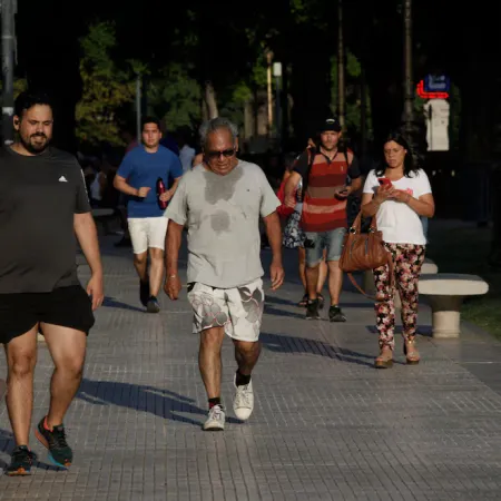 Finde largo en el AMBA: altas temperaturas, sol pleno y alivio recién el domingo