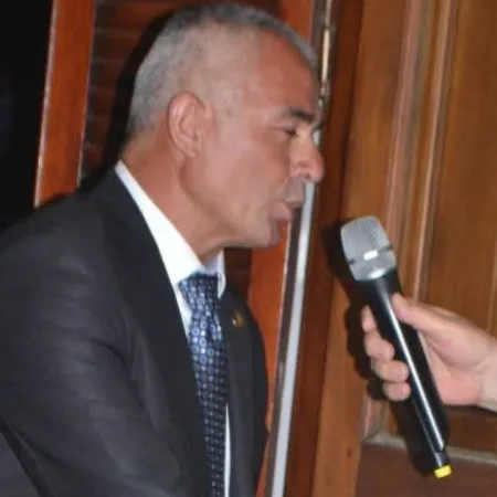 Polémica en Tapalqué: un concejal de La Libertad Avanza estaría cobrando dos sueldos del Estado