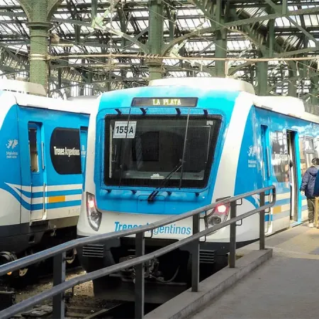 Los maquinistas tensan la paritaria y evalúan frenar los trenes por un día