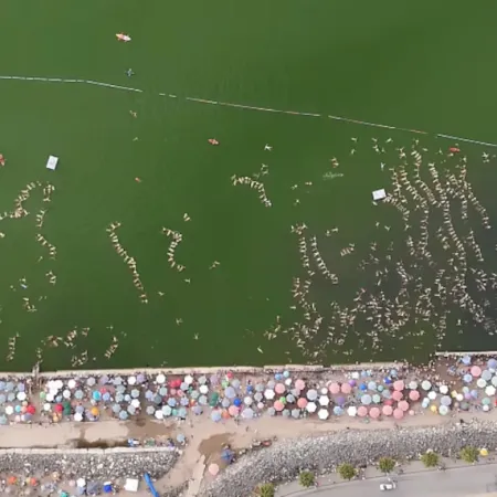 Flotar juntos, a un paso del récord mundial