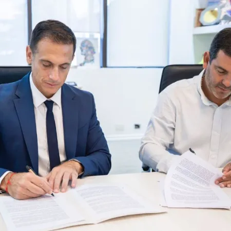 Lanús firmó un convenio con Dolores para acceder con descuento al Parque Termal