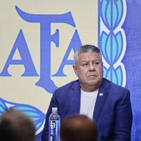 El fútbol argentino se paraliza cuatro días en respaldo a Tapia y Toviggino